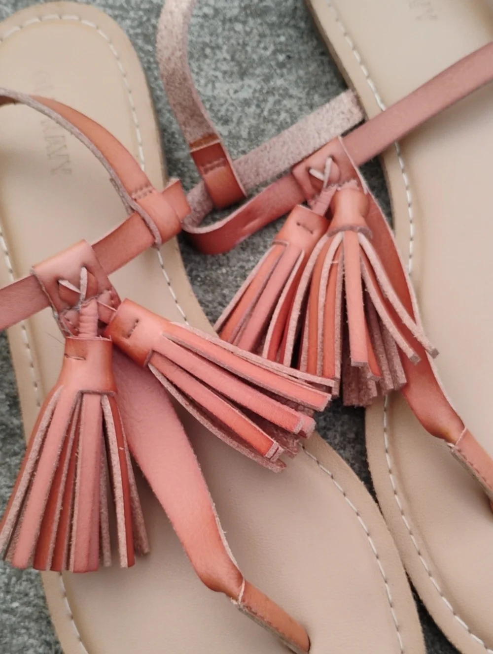 Old Navy Women’s Tassel Thong Sandals